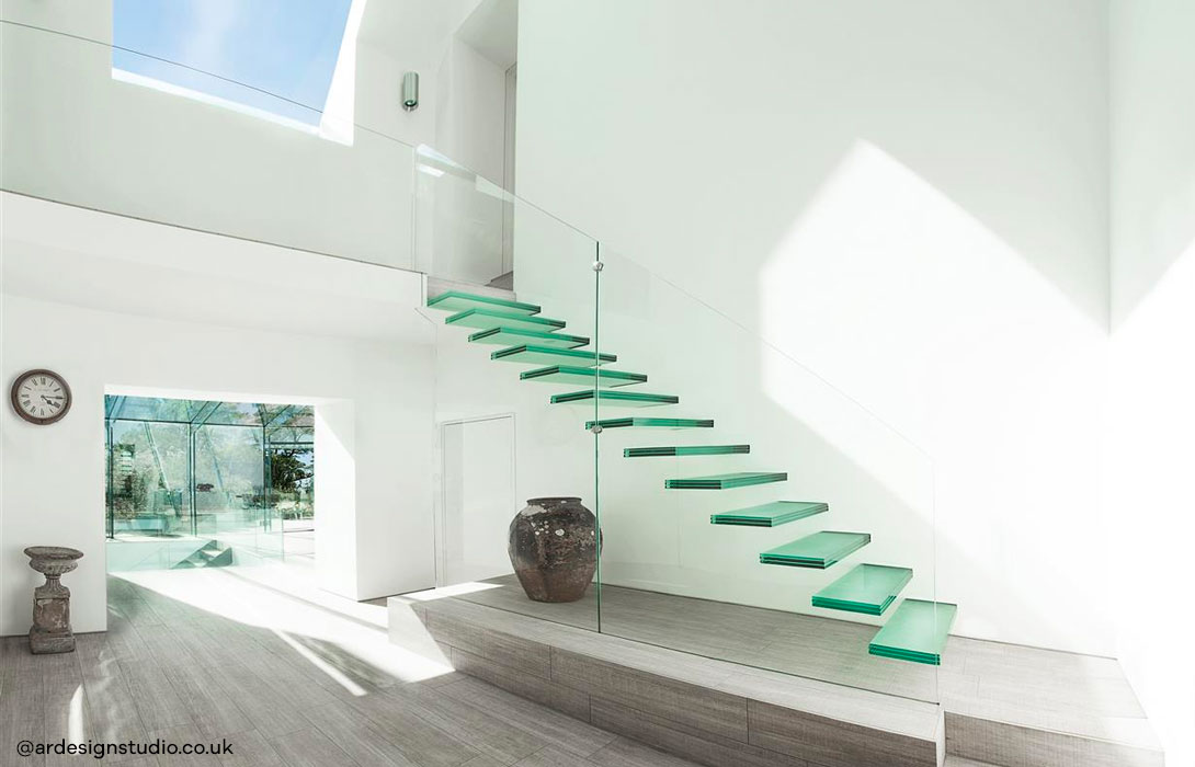 Top 10 des plus beaux escaliers en verre !