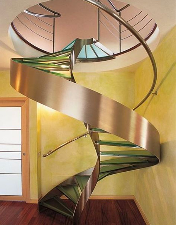 escalier en verre en spirale