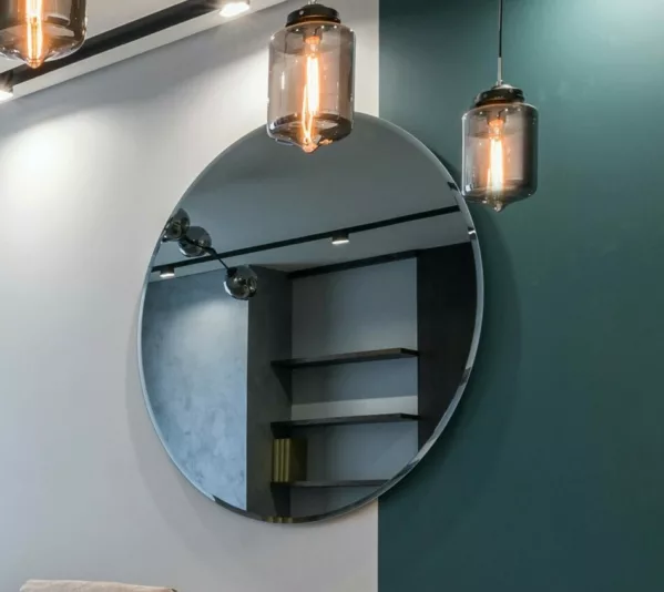 Le miroir biseauté : la finition classique pour un reflet raffiné